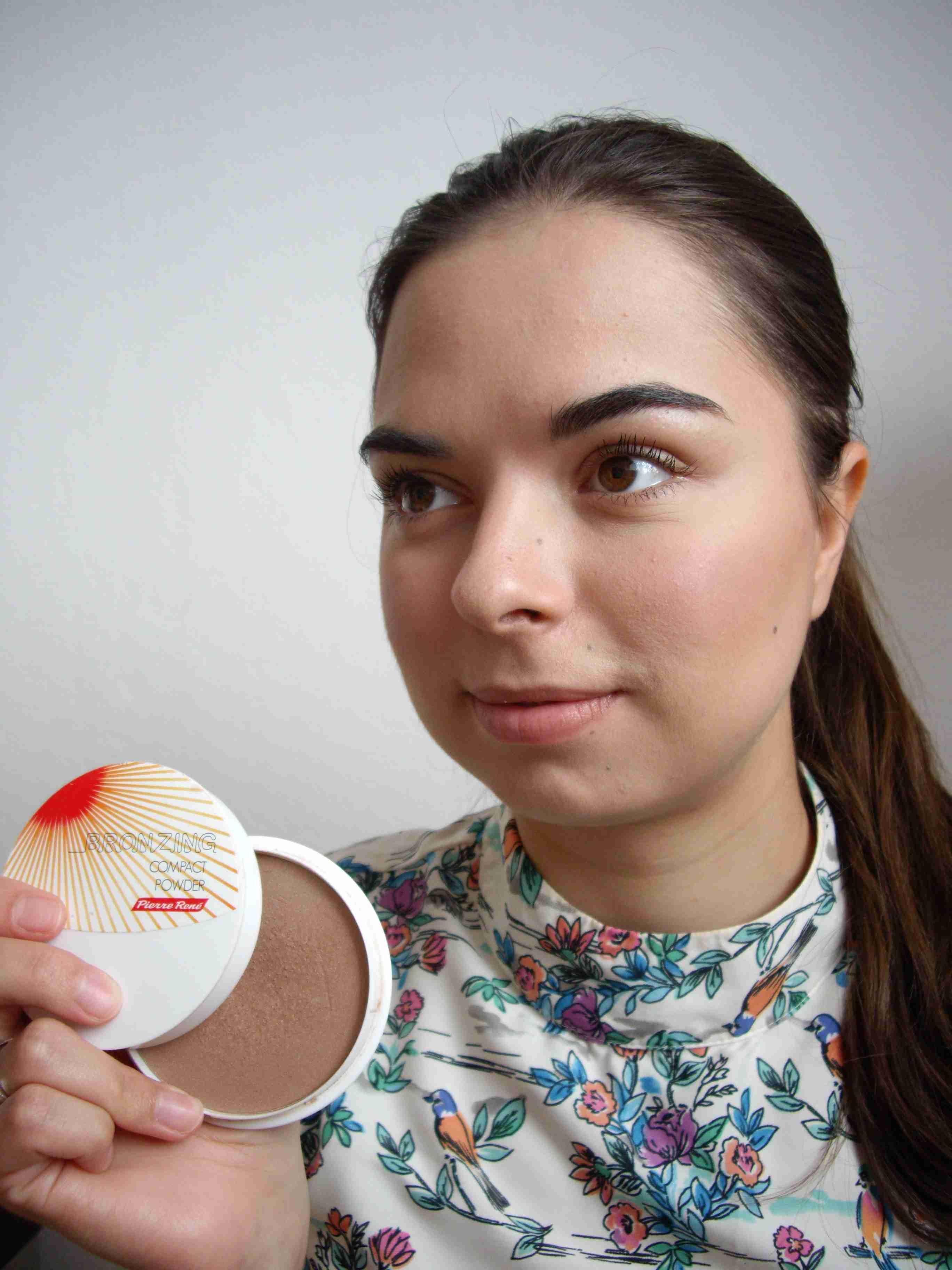 Bronzer značky Piere René, odstín 13 Bronzing Face